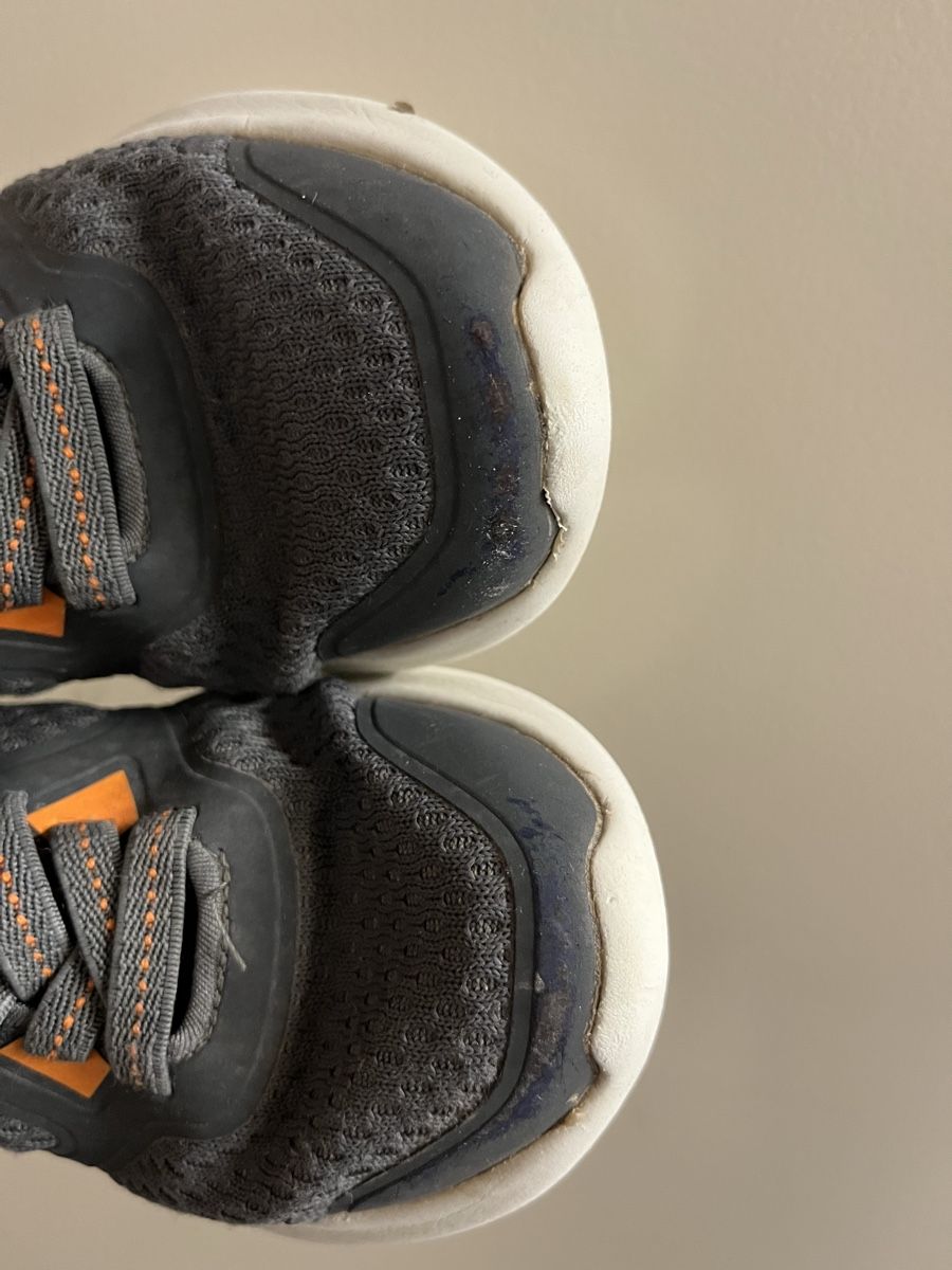 Skechers Chaussures garçon: Sketchers Sneakers Grösse 30 – D'occasion à Waldkirch par danige 1
