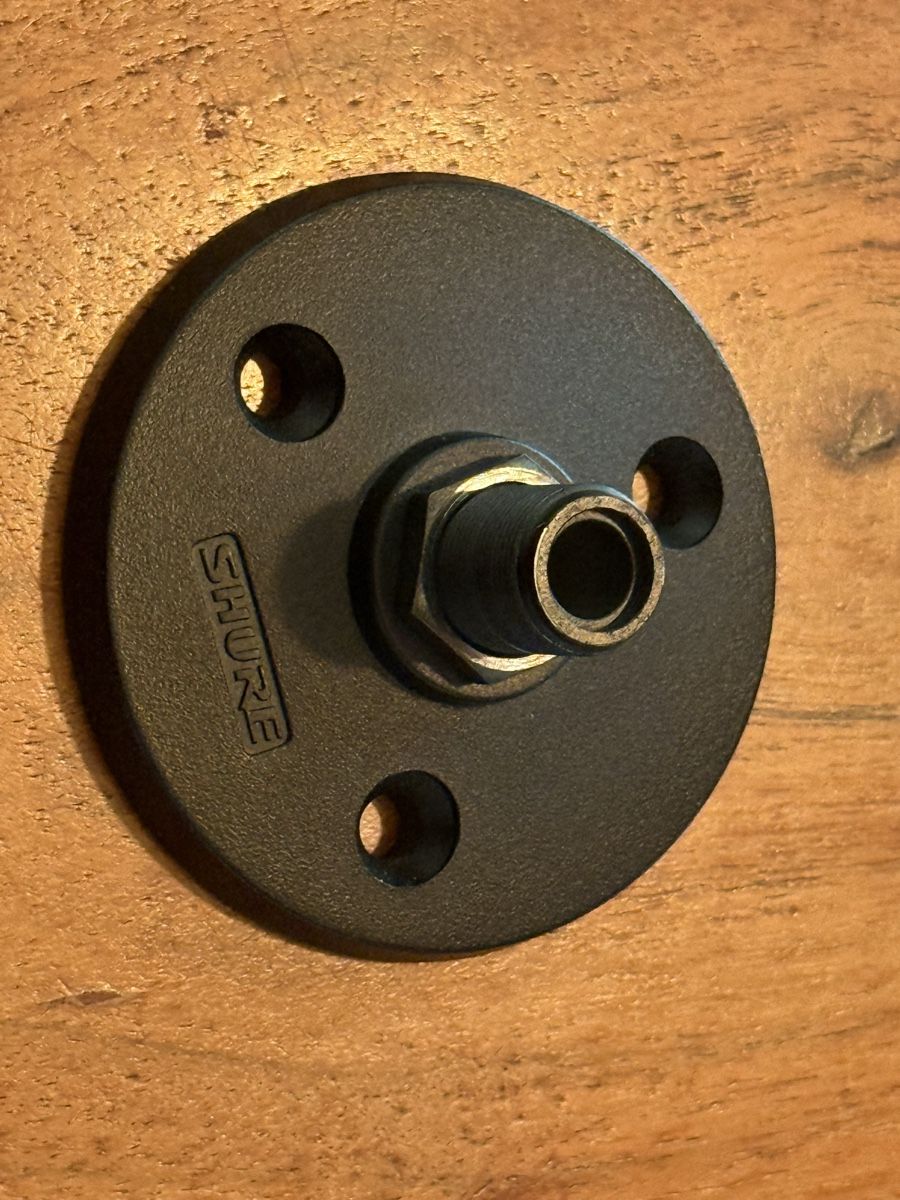Radiocomunicazione: Original Shure Antennen-Wandhalter / Bulkhead Mount – Nuovo (secondo la descrizione) da Muri AG venduto da Ludrigen
