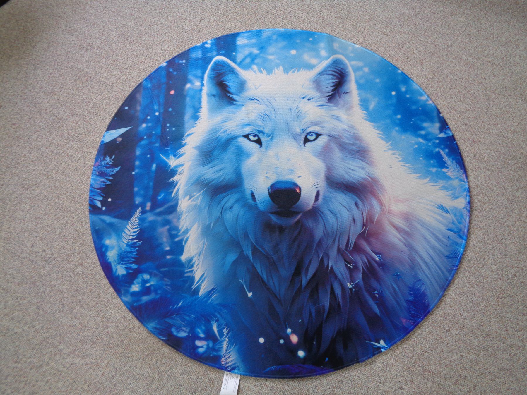 Teppiche: Teppich weisser Wolf (Ø 98 cm) – Neu und originalverpackt aus Langenbruck von Gumsi 1