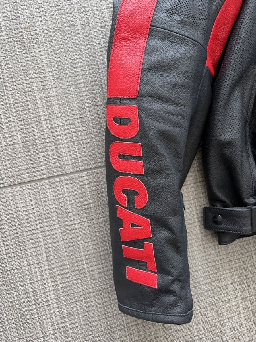 Ducati Vestes: Ducati Lederjacke – D'occasion à Sursee par nha00 2