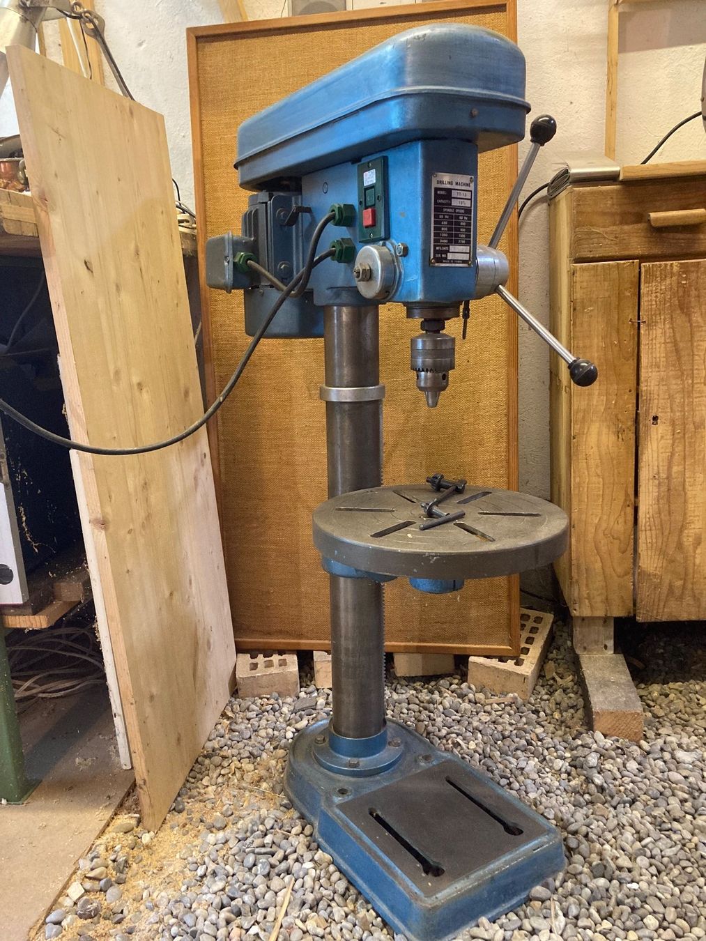 Alle Maschinen: Tischbohrmaschine mit Bohrfutter – Gebraucht aus Uzwil von sittertobel