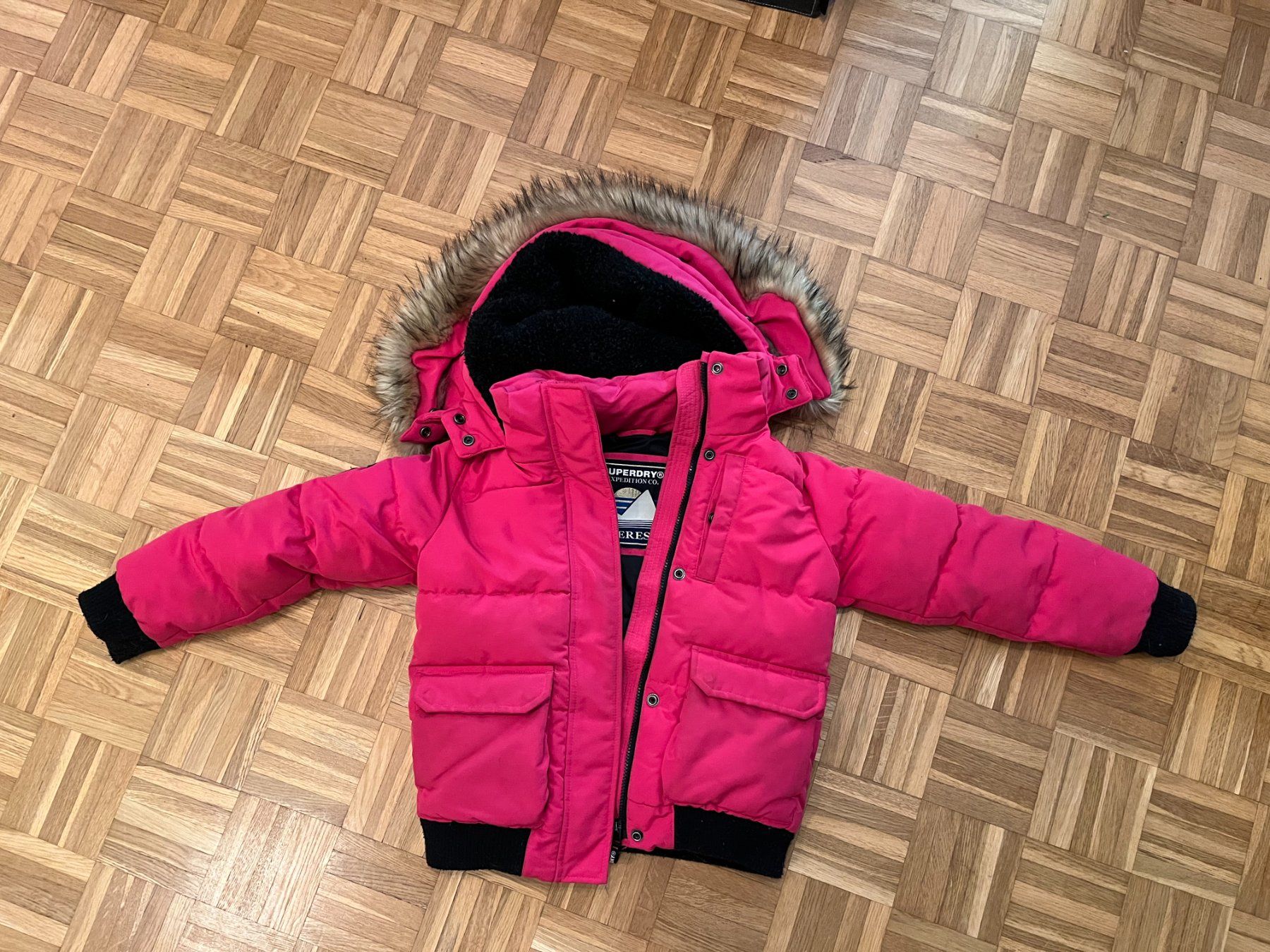 Superdry Giacche & Cappotti: Superdry & Co Mädchen Winterjacke Pink – Usato da Winterthur venduto da mercator321