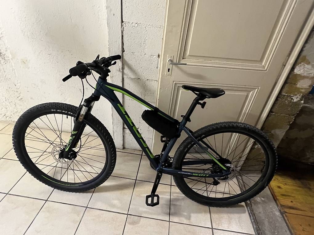 Scott Vélos: VTT Scott Aspect 950 taille M bon état – D'occasion à Prilly par pau_2k97 2