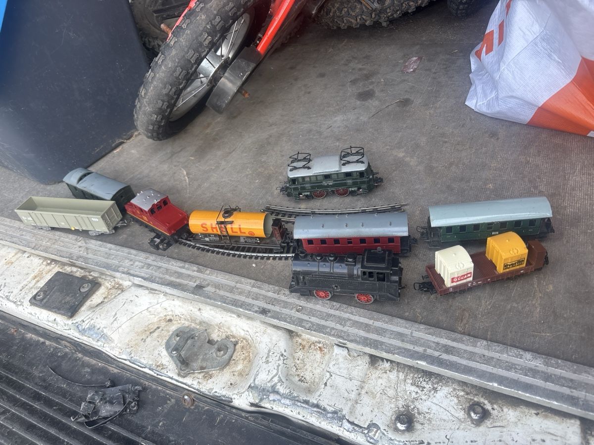 Modelleisenbahnen: Lot de train  – Gebraucht aus Villarzel von Tochent-toche 1
