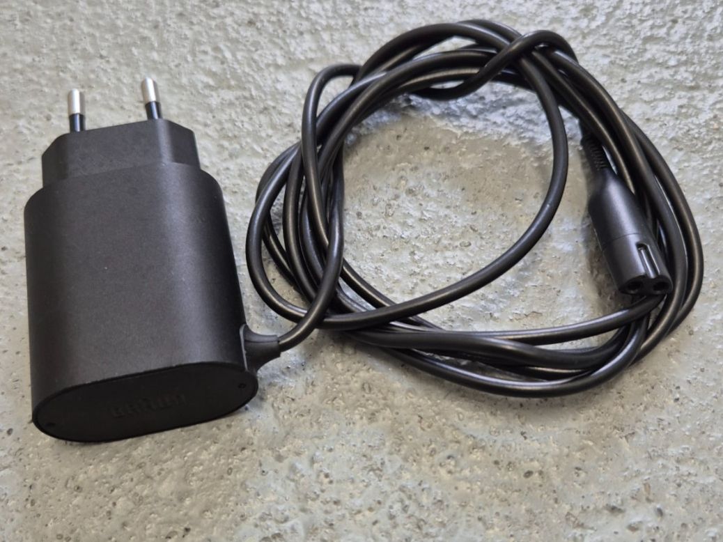 Braun Caricatori & Batterie: Braun  Ladekabel Netzteil – Usato da Domat Ems venduto da tchnesa 1