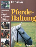Chris May, Pferdehaltung