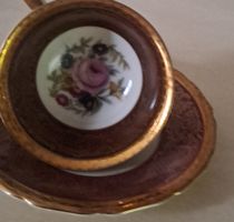 Tasse mit Untertasse Goldrand Blumenmuster
