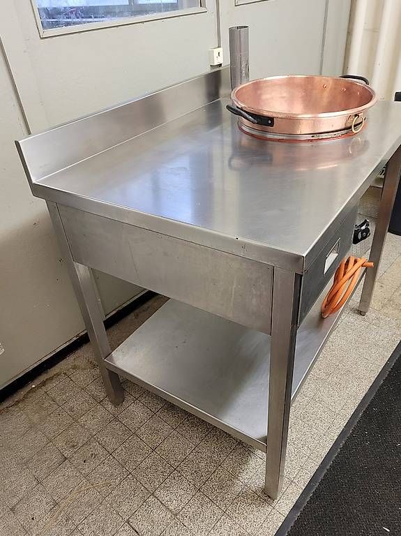 Tische: Table de cuisson à caramels – Gebraucht aus Le Landeron von Pol_Liquidations 3