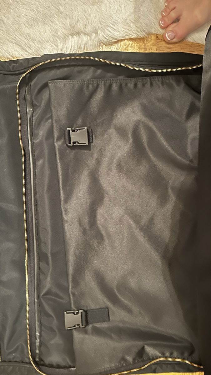 Porsche Borse: Porsche Kleiderschrank Tasche – Usato da Lachen SZ venduto da HelvetiaLuxury 9