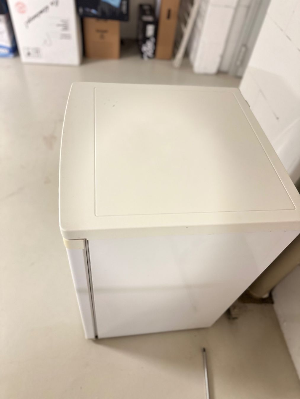 Whirlpool Frigoriferi: Frigo whirlpool À++ 110L – Usato da Lausanne venduto da cam_2zyf 1