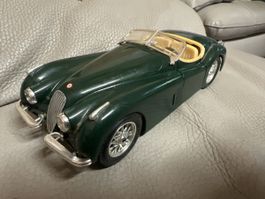 Modellauto Jaguar Roadstar 1948 v. Burago 1:24 (L1)