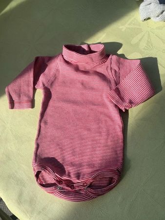 Baby Body Petit Bateau gestreift rot Grösse 67 cm