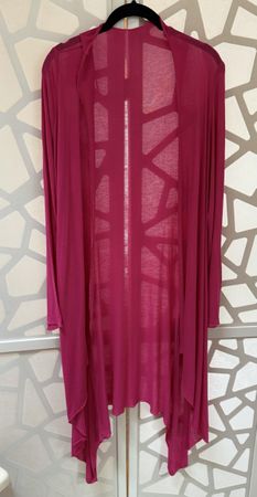 Great fuchsia pink light flowing light ‘jacket’. M