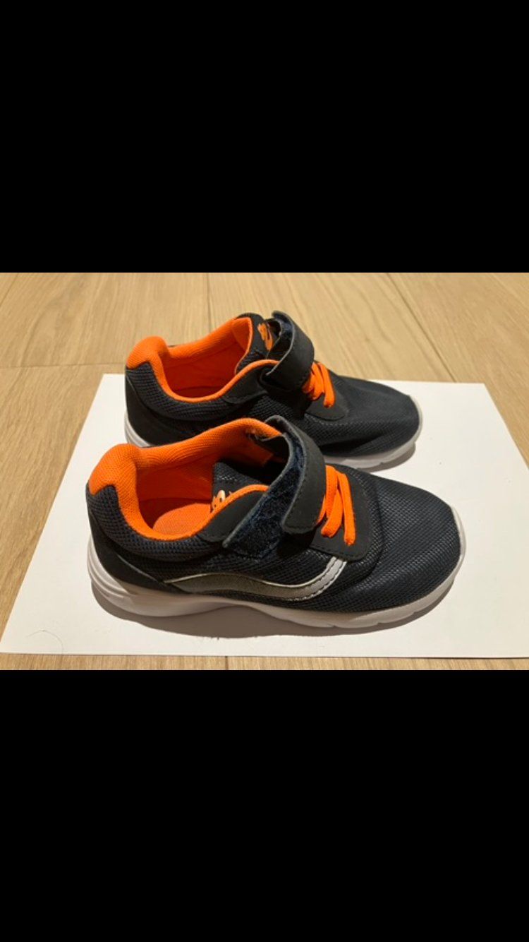 Scarpe per ragazzi: Kinder Sportschuhe Grösse 27 – Usato da Würenlos venduto da Eulenpostuhu 1