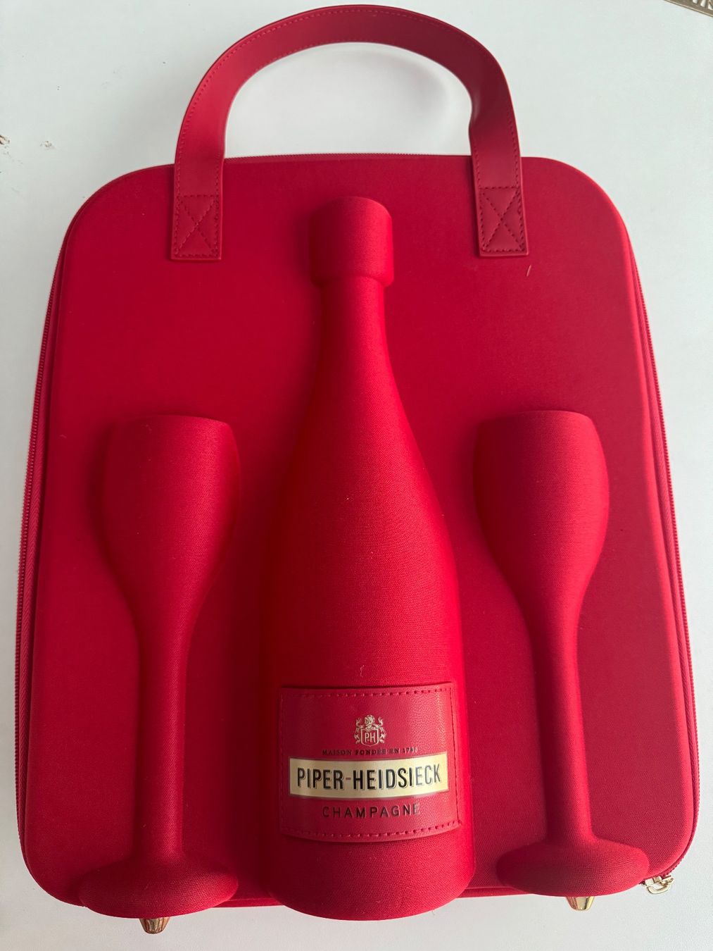Tutte le decorazioni: Piper-Heidsieck Reisebox / Picknick Tasche mit Gläser – Nuovo (secondo la descrizione) da Montagnola venduto da Vol24