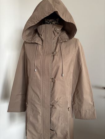 Modischer Damen Trenchcoat mit Kapuze, Grösse 34