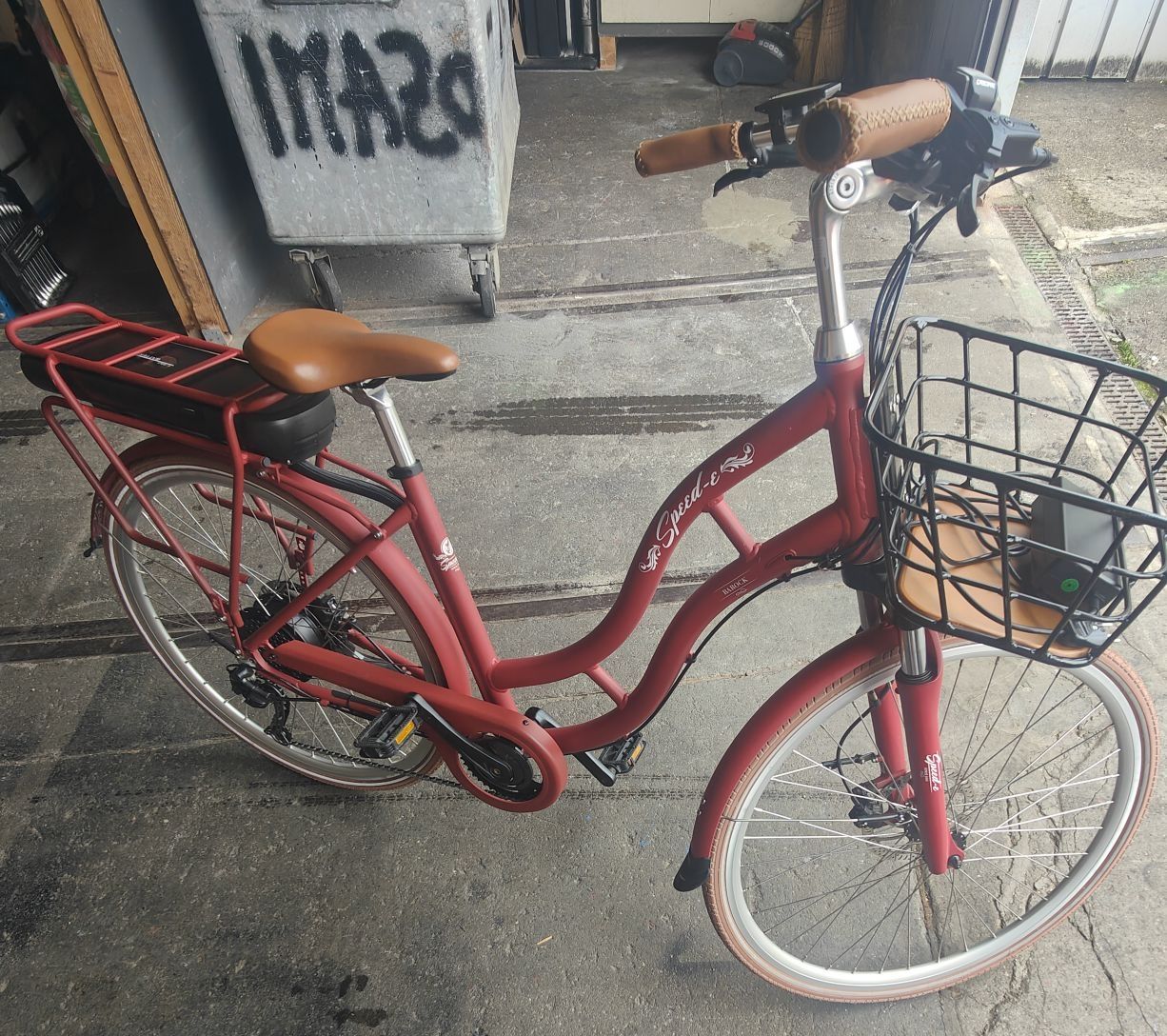 Biciclette: Rotes Damen E-Bike "Speed-e" verkauft als Defekt – Difettoso da Rothrist venduto da Cabea23