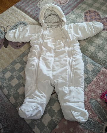 Babys erster Schneeanzug in Grösse 56