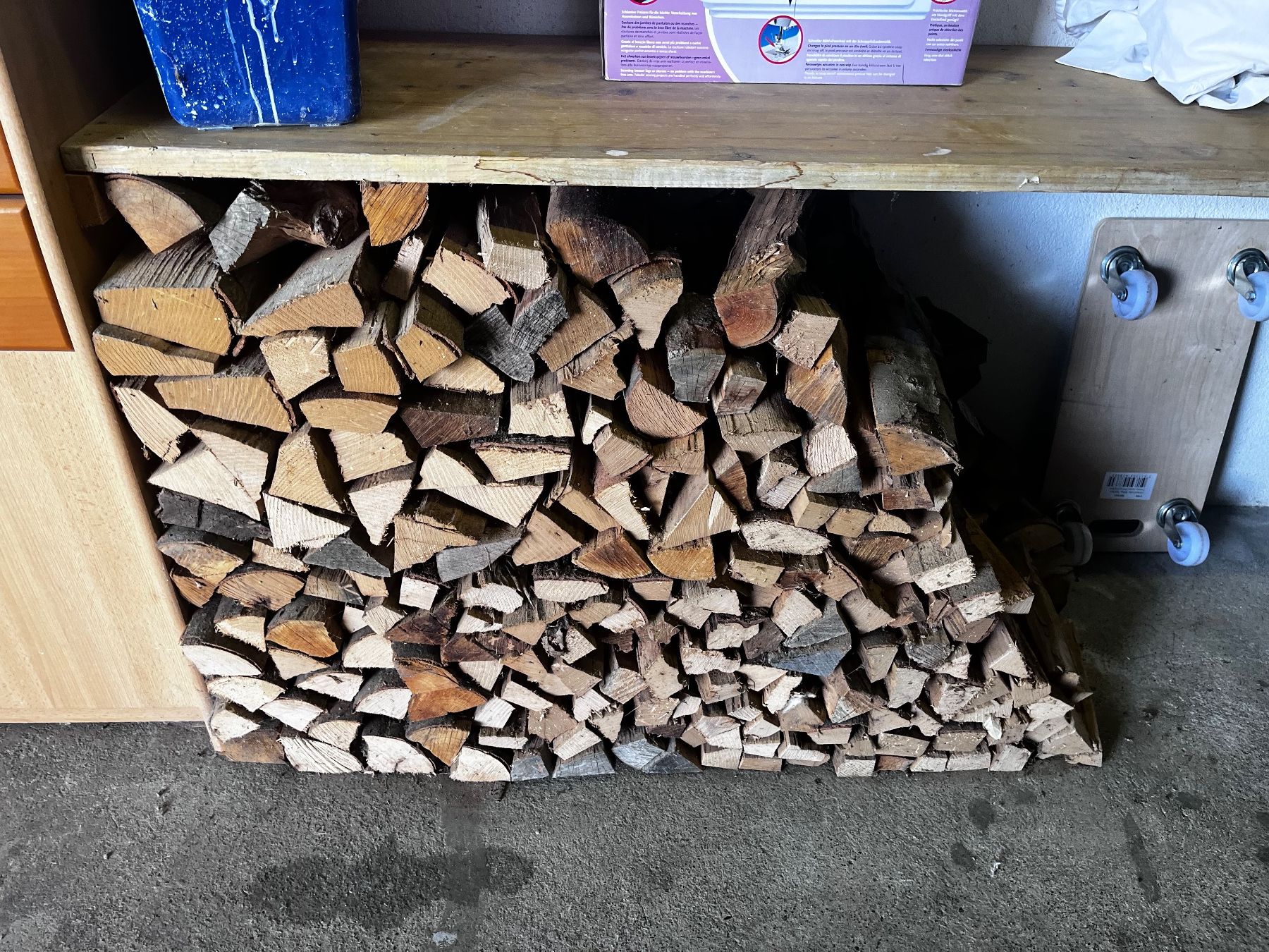 Articoli in legno: Brennholz Buche Ultratrocken – Usato da Kölliken venduto da sch_r6xl