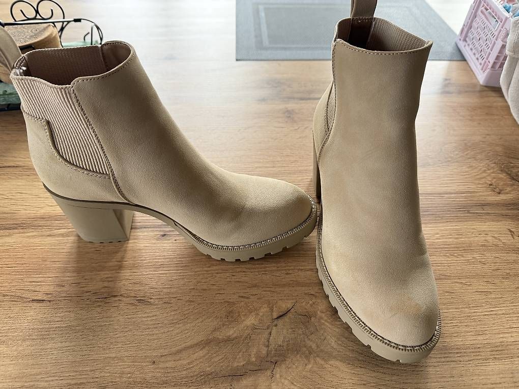 Scarpe da donna: Schuhe mit Absatz – Usato da Schmiedrued venduto da Rahel_07