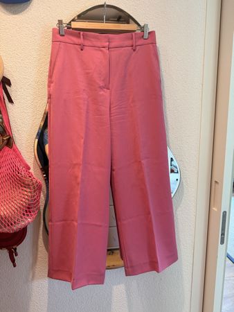 Weekend Max Mara Pink Wool Marlene Size 8 - Perfect for Spr
