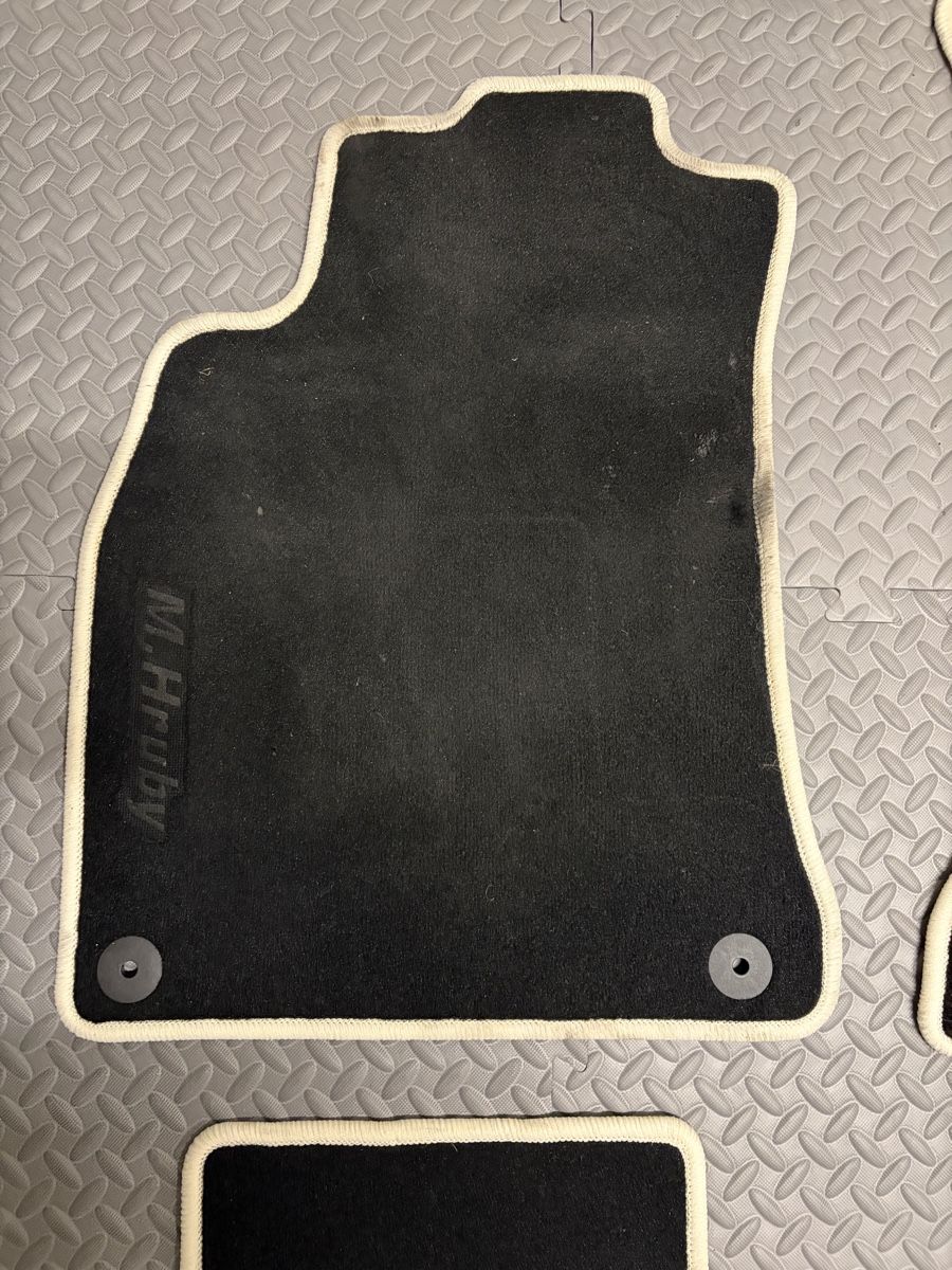 Audi Tappeti & Tappetini: Original Audi S5 (8T) Fussmatten mit Logo – Usato da Buchs AG venduto da Nicola1250 1