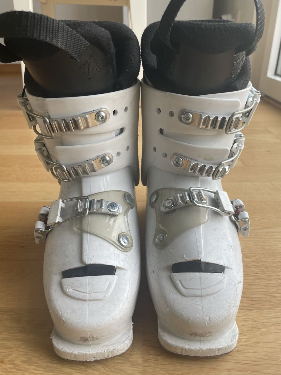 Scarpe per ragazze: Skischuhe Atomic Mädchen Gr. 22.0/22.5 – Usato da Murten venduto da bobby99777744 1