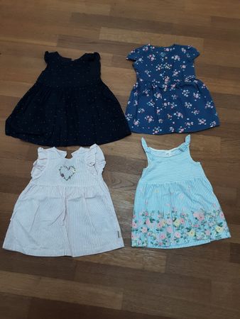 4 Sommerkleider Mädchen, Grösse 74, Top Zustand!
