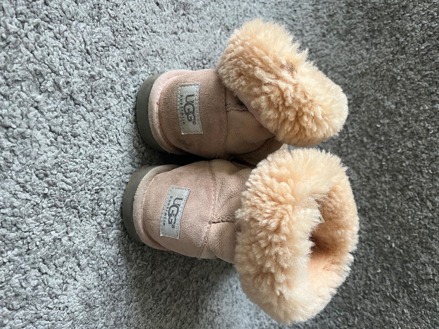 Ugg Scarpe per ragazze: UGG Winter Boots – Usato da Subingen venduto da chaenunr1 1