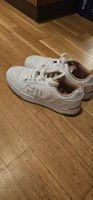 Weiße und goldene Fila Sneakers, wie neu
