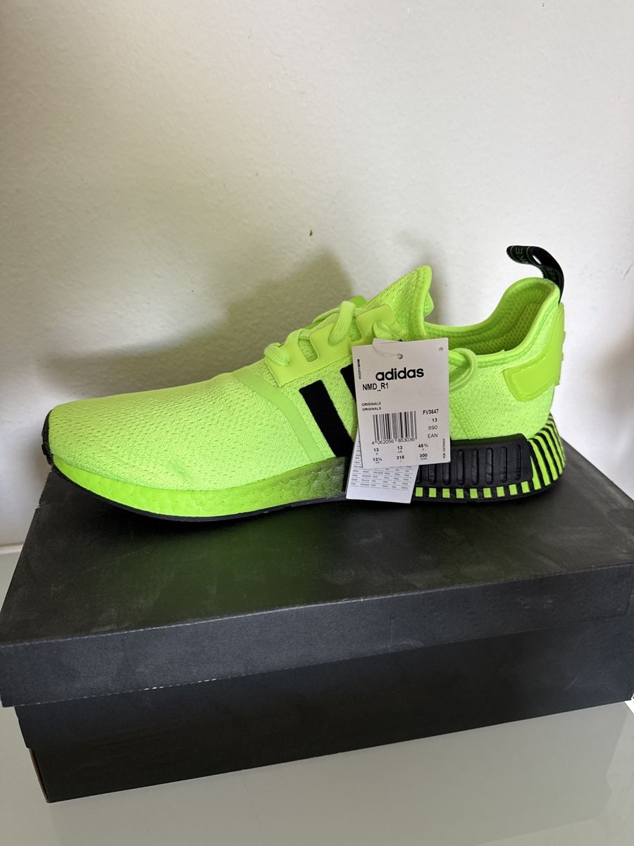 Adidas Scarpe da uomo: Adidas NMD_R1 Grösse 48 2/3 – Nuovo (secondo la descrizione) da Winterthur venduto da Apple_verkauf 1