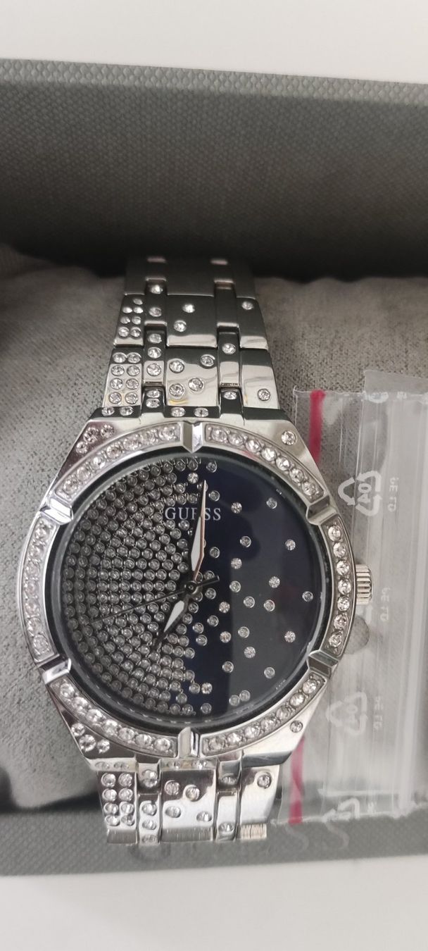 Guess Orologi: GUESS Uhr – Nuovo e nell'imballaggio originale da Allschwil venduto da Livy_83 1