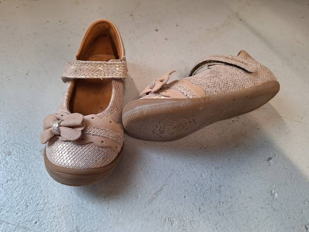Froddo Scarpe per ragazze: Froddo Leder Mädchen Schuhe Ballerinas gr. 24 – Usato da Aesch ZH venduto da swissbrick