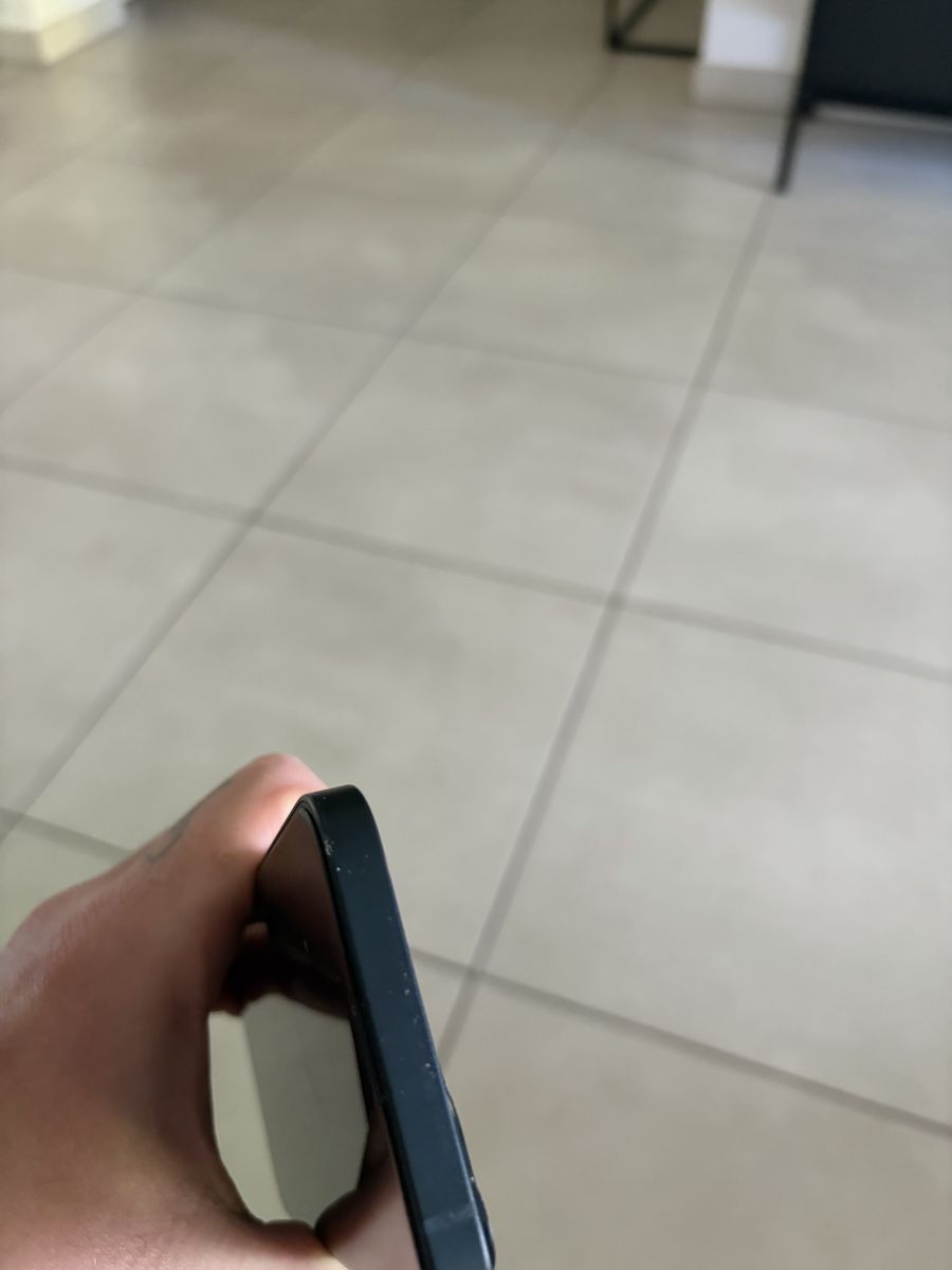 Apple Telefoni cellulari / Smartphones: iPhone 13 – Usato da Allschwil venduto da lar_cp7j 4