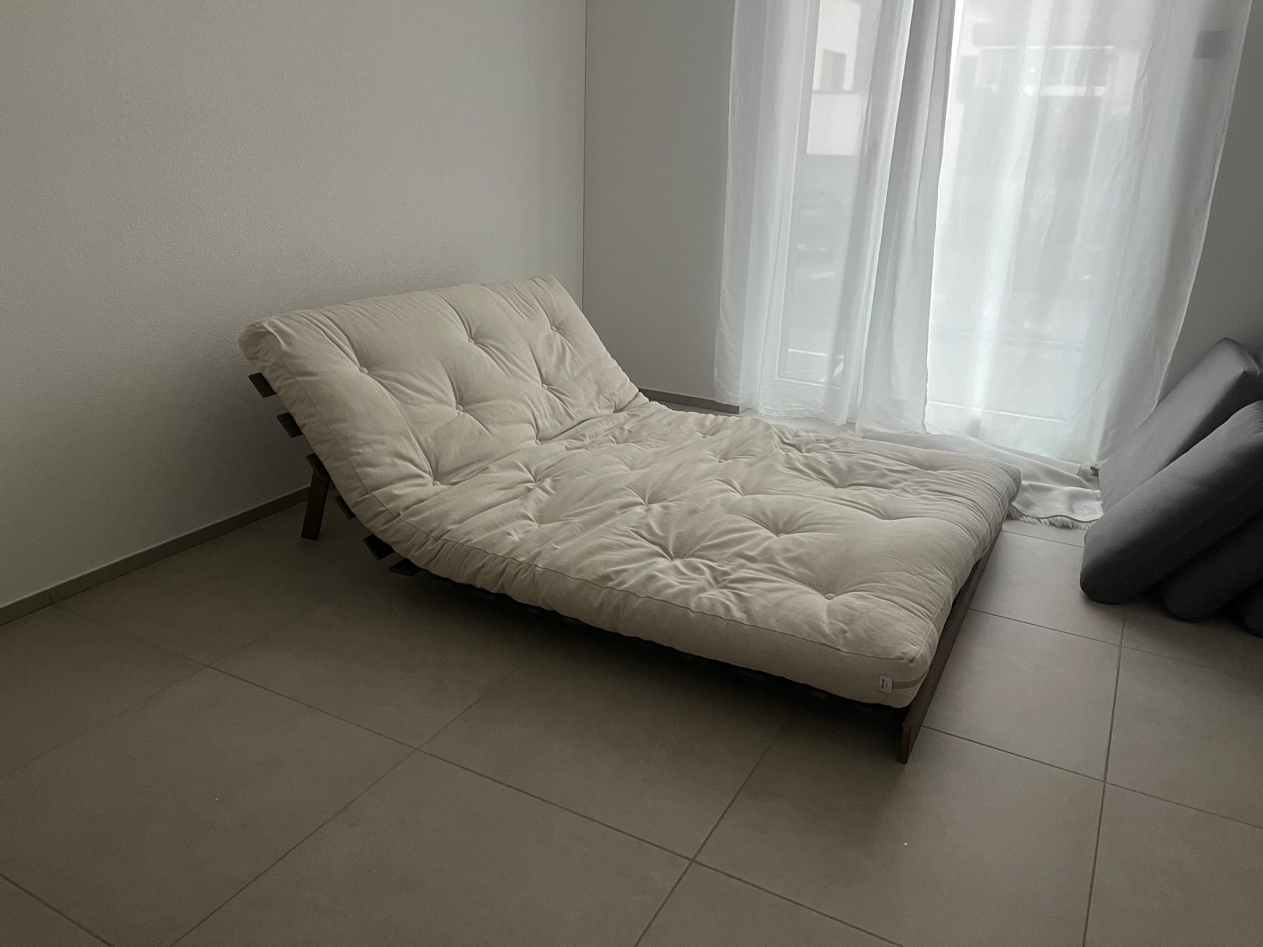 Karup Divani: Karup Roots Schlafsofa 140x200 neuwertig – Nuovo (secondo la descrizione) da Wohlen AG venduto da and_hvl6 1