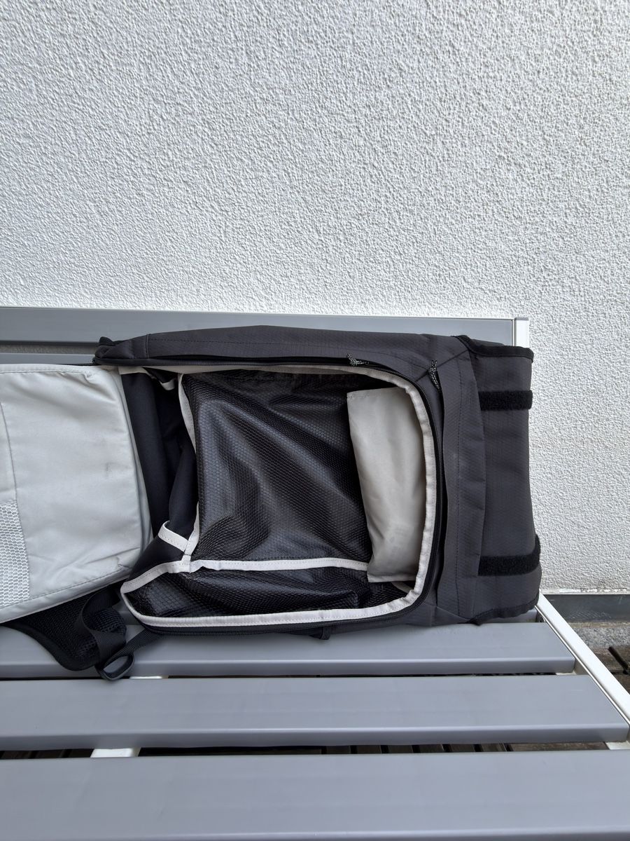 Rucksäcke: AEVOR Trip Pack Black 33l – Gebraucht aus Basel von Sharki_ 3