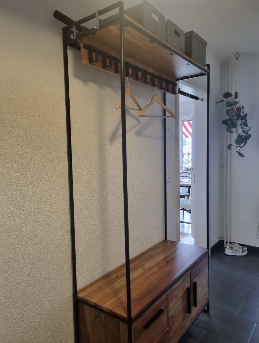 Guardaroba: GARDEROBE METALL UND HOLZ – Usato da Ittigen venduto da Aida99 1