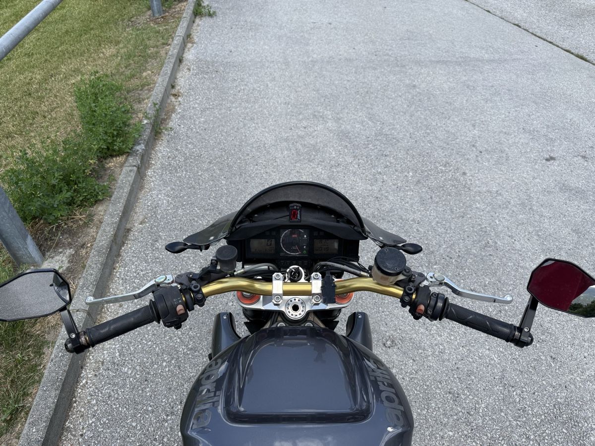 Aprilia Strada: Aprilia Tuono 1000R  – Usato da Vernayaz venduto da Loyro98 5