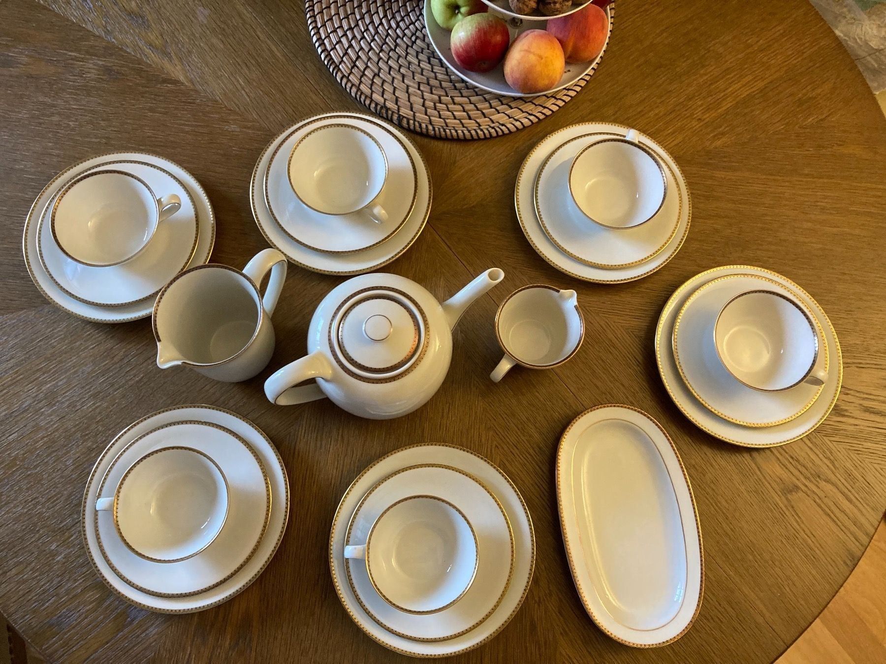 Set di piatti: Geschirrset Langenthal, vintage, 22-teilig – Usato da Luzern venduto da AM2nd