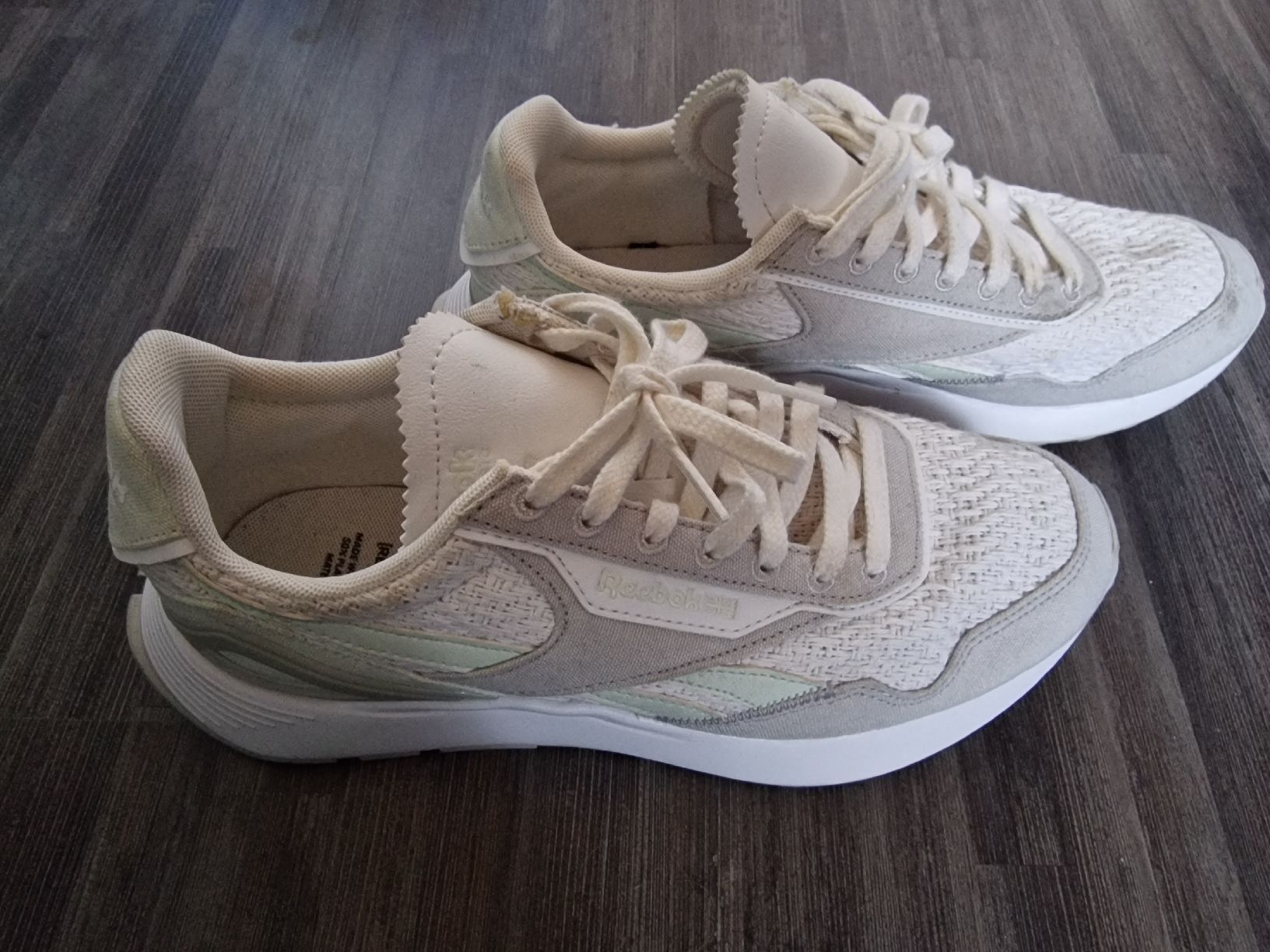 Reebok Scarpe da donna: Reebok Sneaker Damen Gr. 40 weiss – Usato da Koppigen venduto da Kellerfundsachen 1