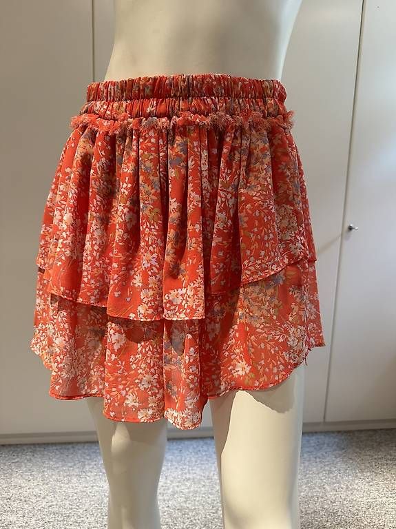 Vestiti & Gonne: Petite jupe orange 36 – Usato da Genève venduto da fto_sz8d 2
