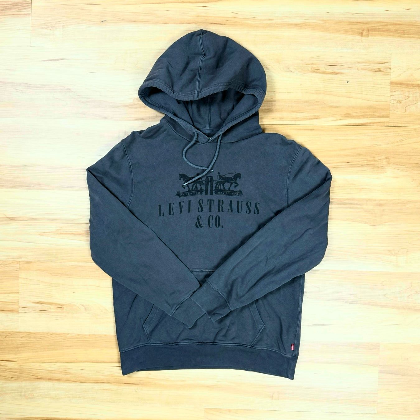Levi's Maglioni & Felpe: Vintage Levis Hoodie washed grey – Usato da Herisau venduto da 1asupply