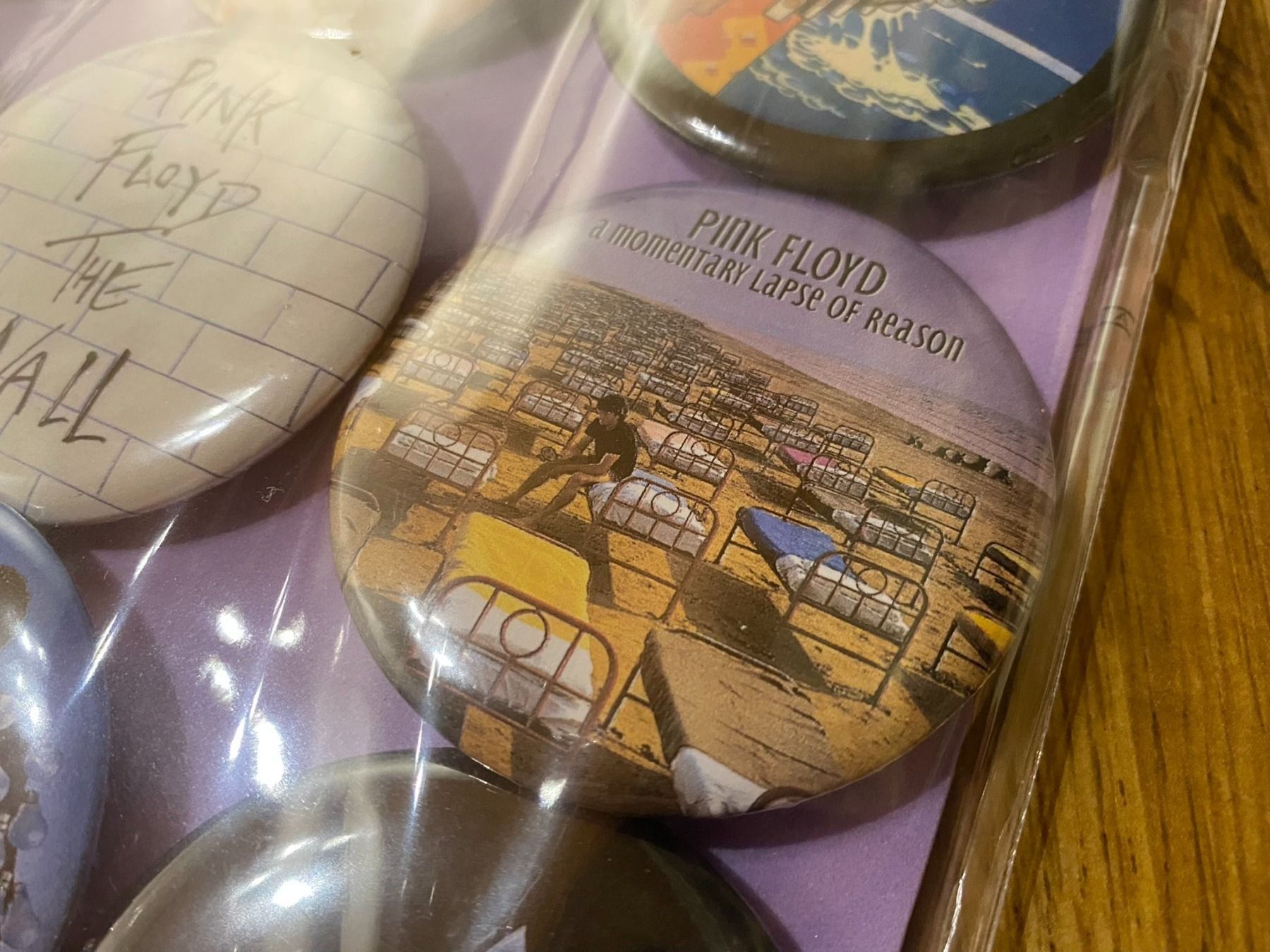 Placchette & Badge: Pink Floyd Ansteck Badges! – Nuovo (secondo la descrizione) da Basel venduto da VinylLover68 7