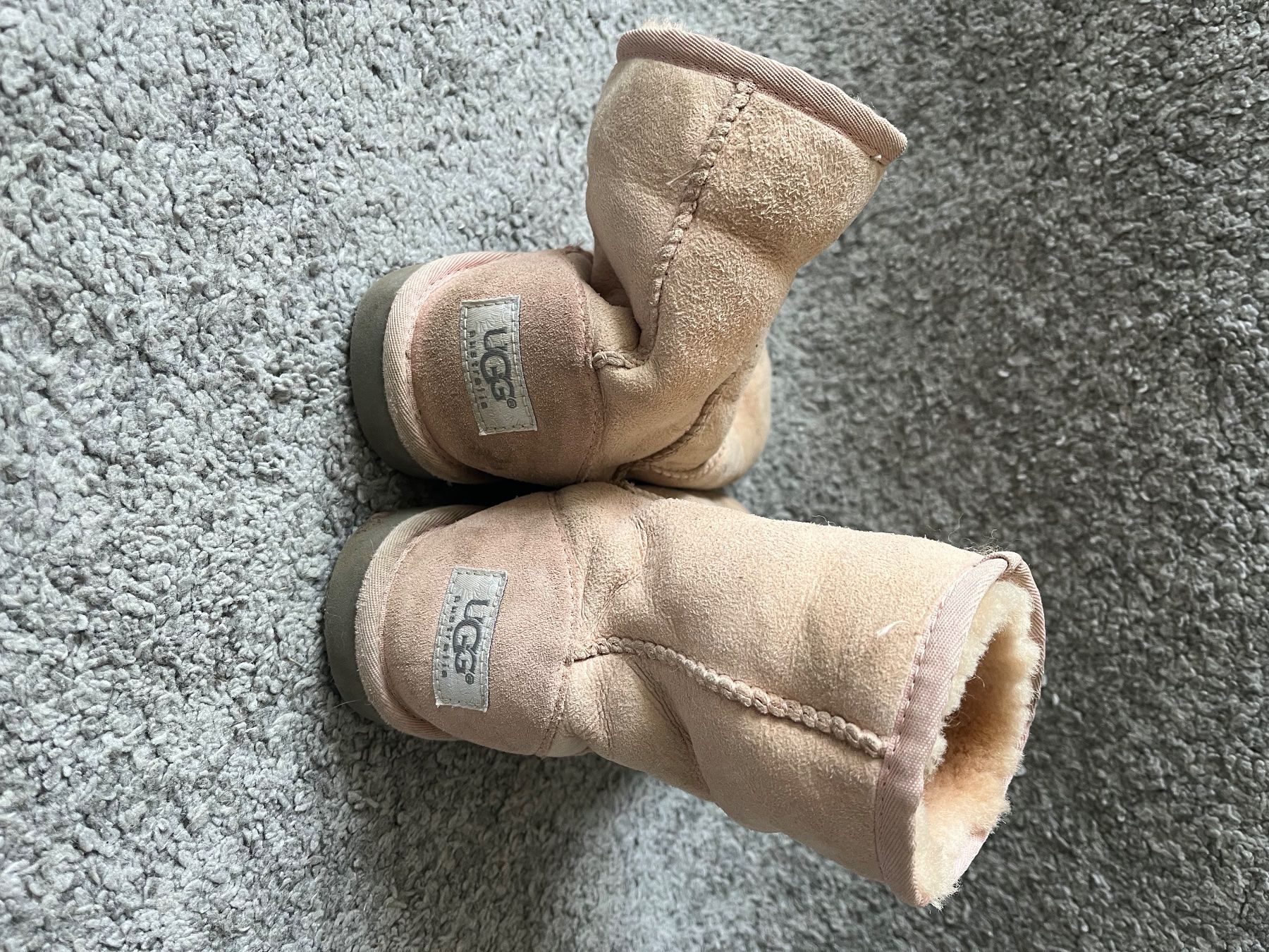 Ugg Scarpe per ragazze: UGG Winter Boots – Usato da Subingen venduto da chaenunr1