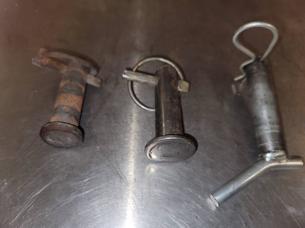Trattori: 3 Bolzen + Splinten Traktor – Usato da Stetten AG venduto da 710er.Deckel
