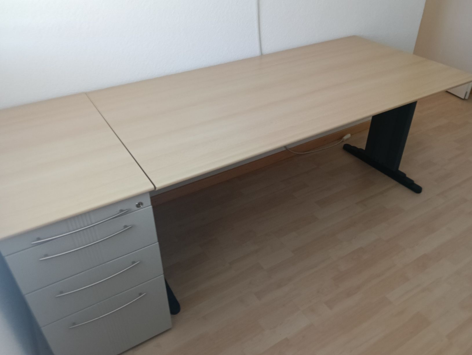 Schreibtische: Schreibtisch plus Container Büro – Gebraucht aus Schaan von LilaLizz 1
