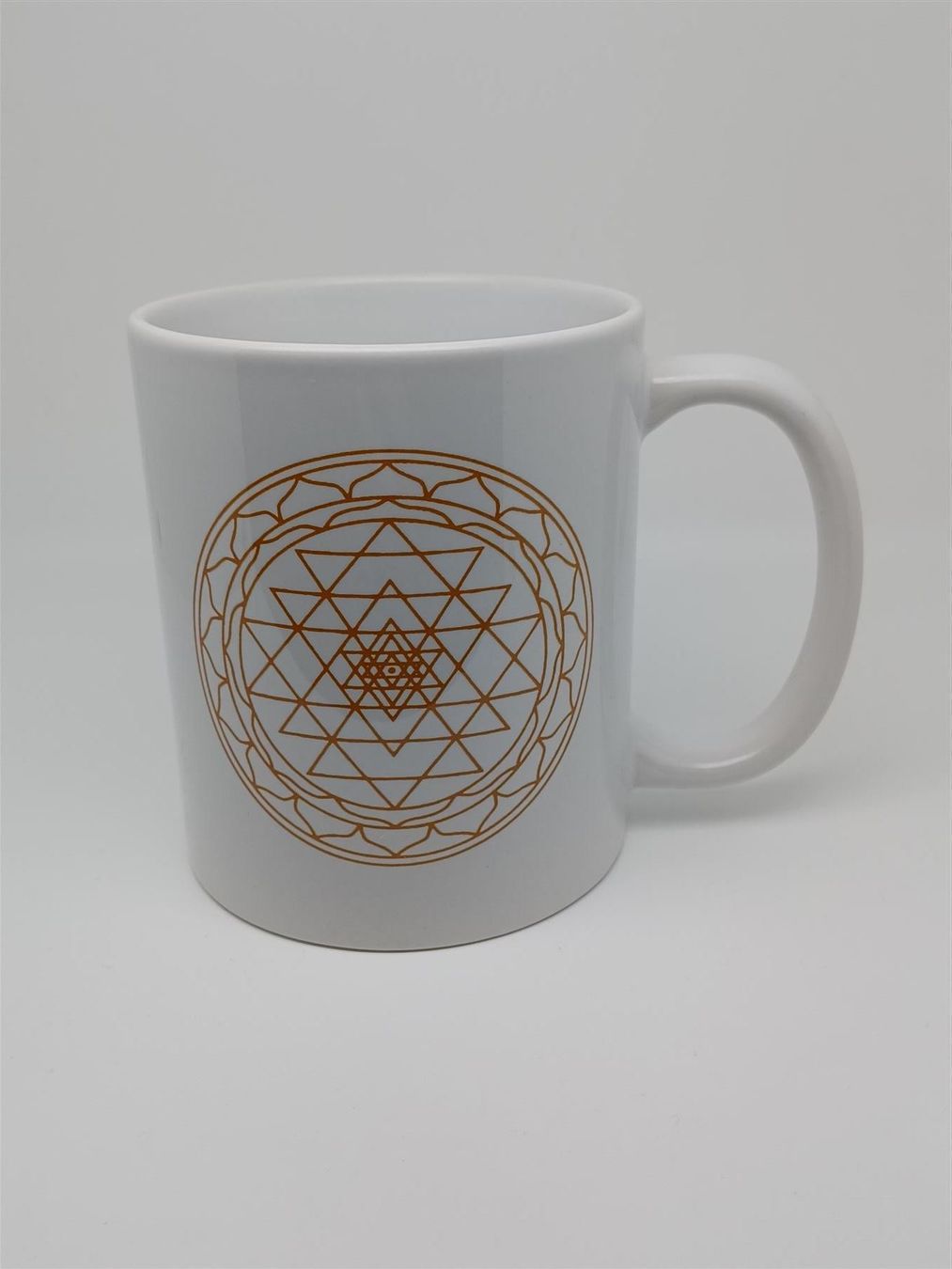 Tassen: TASSE" SRI YANTRA" 11oz NEU – Neu und originalverpackt aus Turbenthal von enjak 1