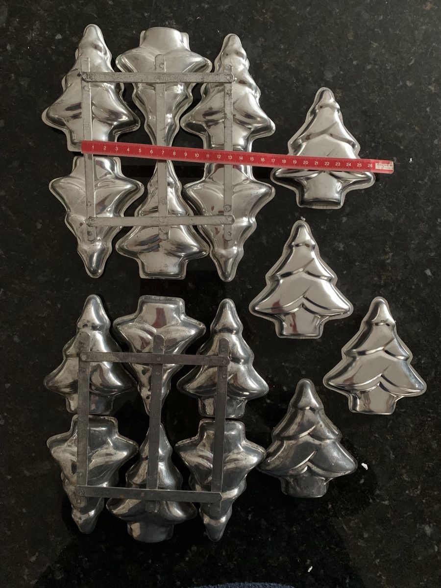 Backformen: Antike Backformen Tannenbaum, Metall – Gebraucht aus Egg b. Zürich von ohtannenbaum 1