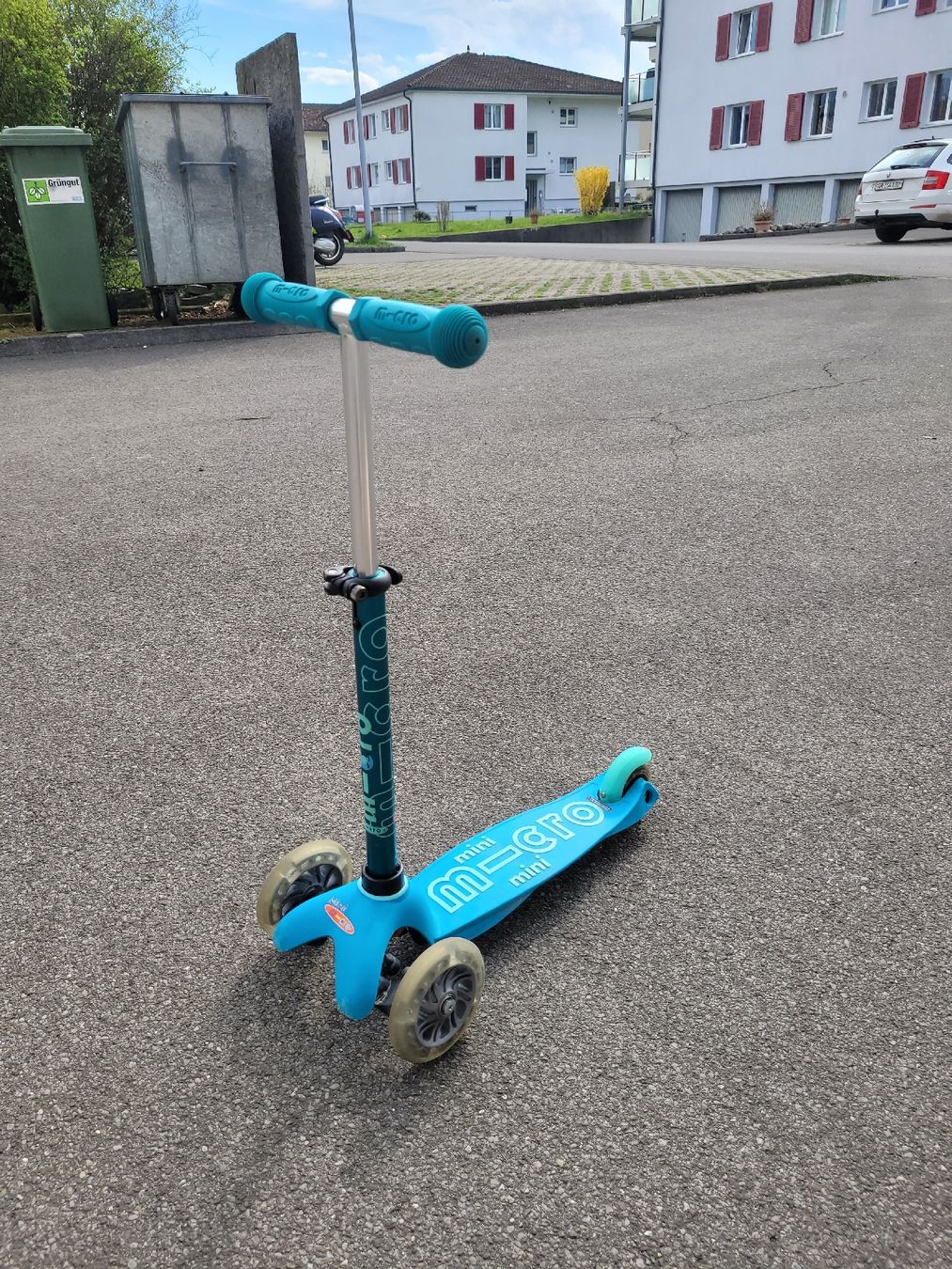 Micro Kickboard: Micro mi-cro blau – Usato da Inwil venduto da Flower2325