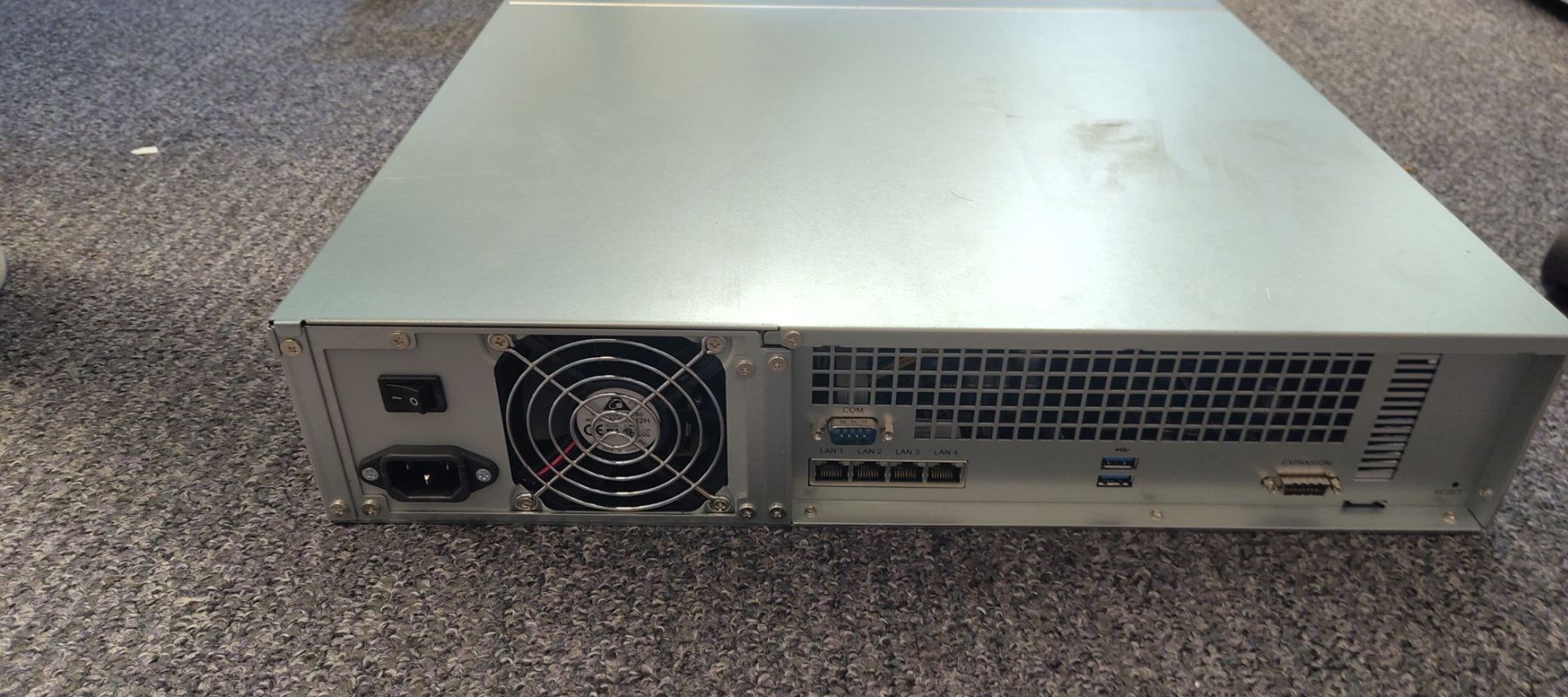 Synology Server: Synology RS2418+ – Gebraucht aus Lausanne von World-Connect 3